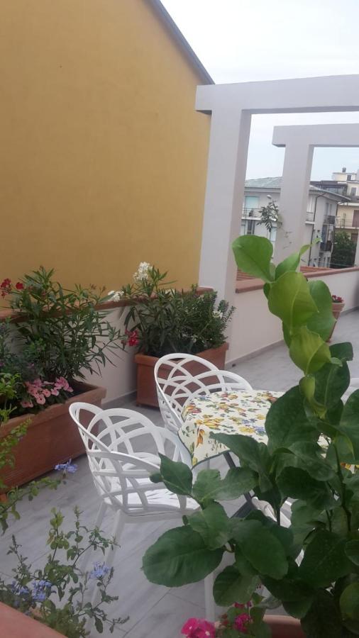Brezza Marina Acomodação com café da manhã Marina Di Carrara Exterior foto