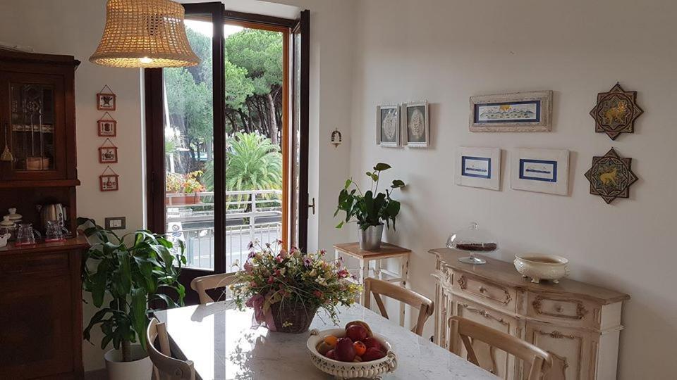 Brezza Marina Acomodação com café da manhã Marina Di Carrara Exterior foto